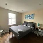 Cozy House At South Philly New Bold